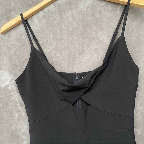 🎉NWT Abercrombie & Fitch Drape Front Cutout Dress, Size Women’s Med, Black - Picture 2 of 5